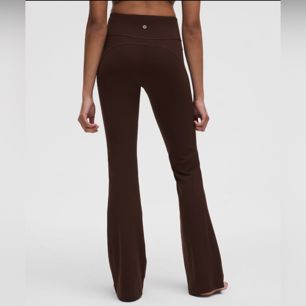 Lululemon Groove High-Rise Flared Pant in Lava Cake Size 6 - Picture 3 of 9